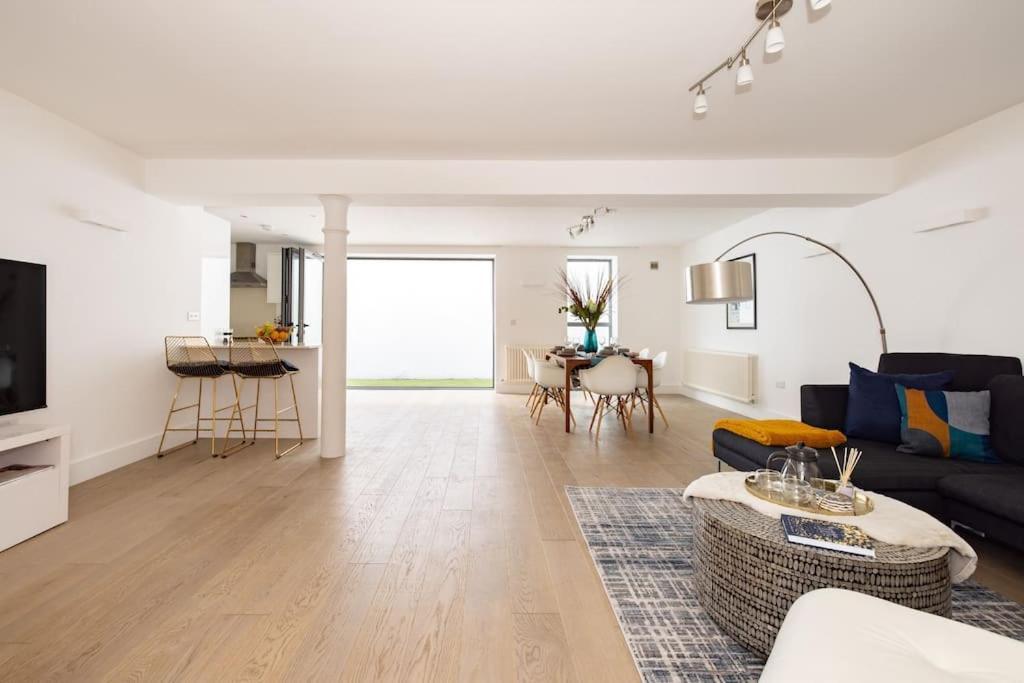 Wild Roses Serviced Apartments - Borough Londen Buitenkant foto